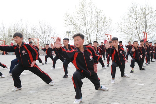 少林新闻|河南嵩山少林寺武术学校嵩山少林寺文武学校教练的快乐武术